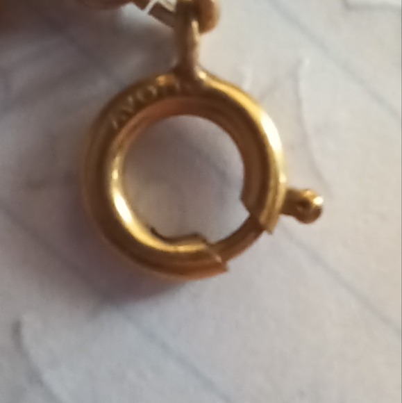 Vintage Avon Gold Tone Necklace with Teardrop Orange Glass Pendant - Picture 4 of 8